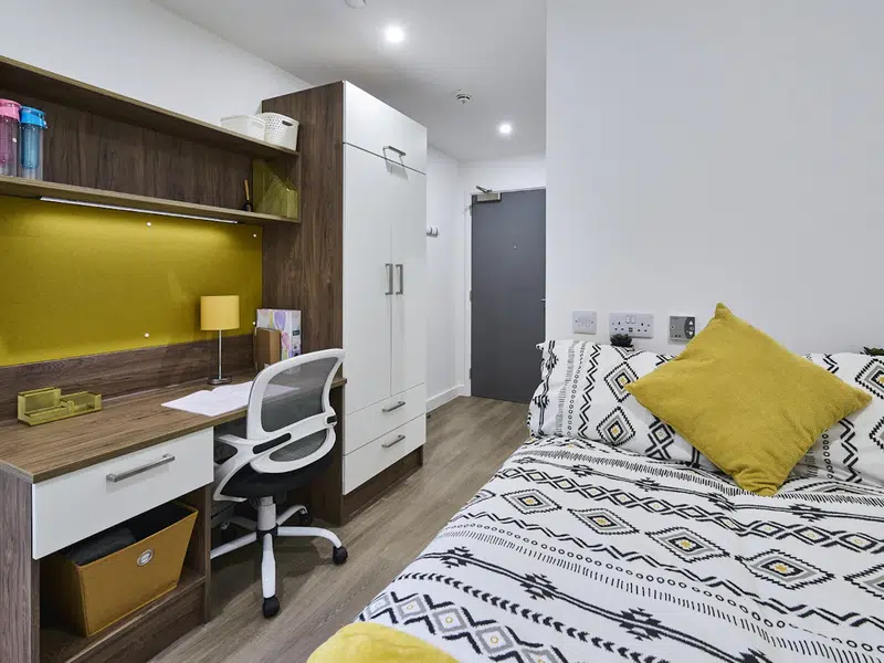 Ensuite Gold photo 2