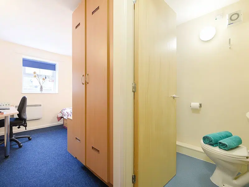 Ensuite Bronze photo 5