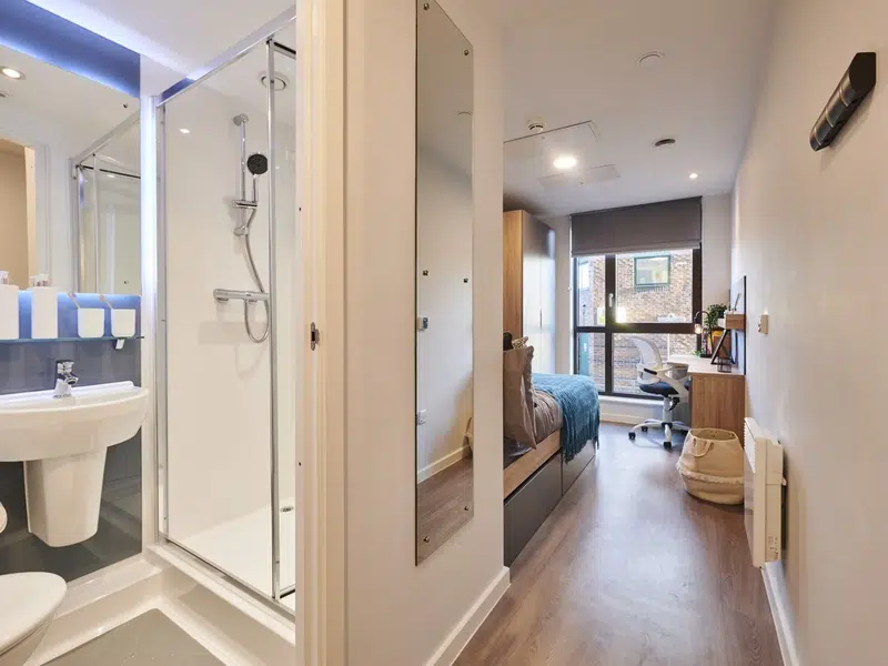 Ensuite Gold photo 2