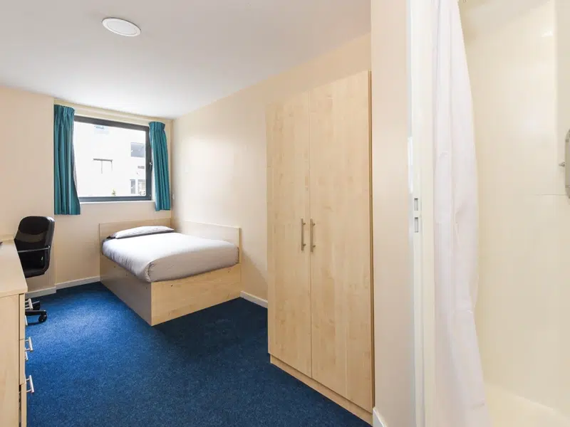 Ensuite Gold photo 1