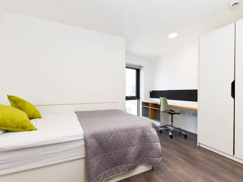 Ensuite Gold - City View photo 2