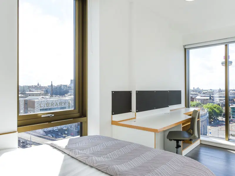 Ensuite Gold - City View photo 1