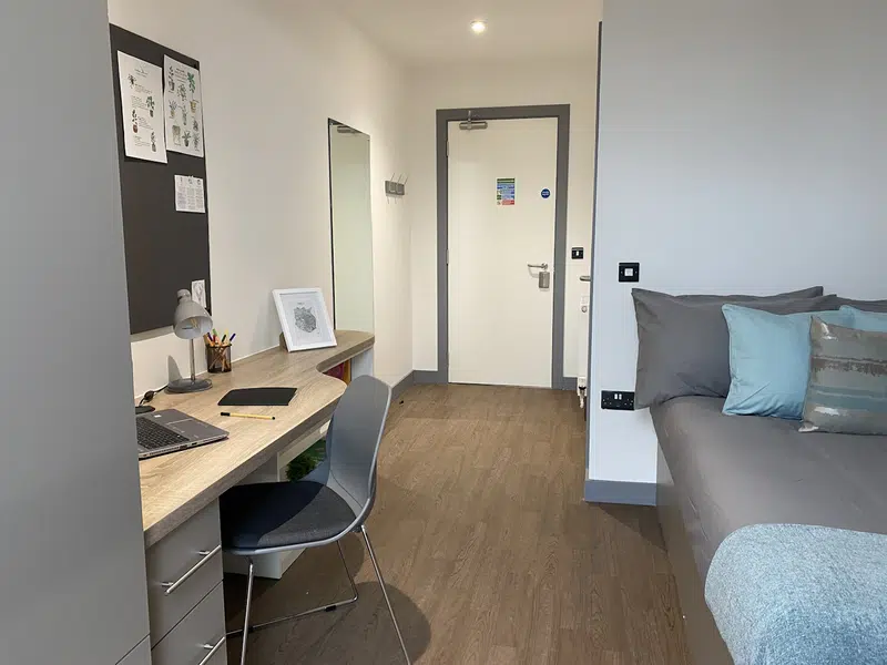 Ensuite Gold - City View photo 2