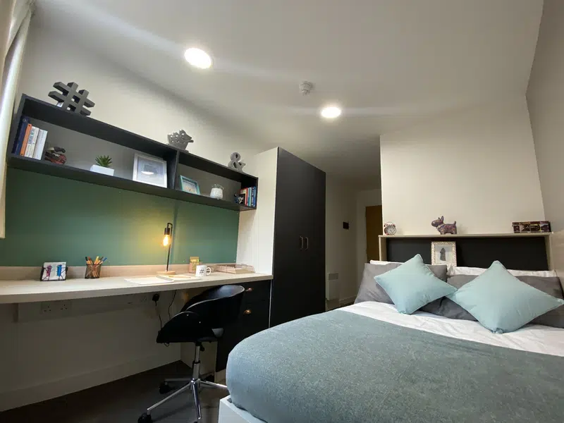 Ensuite diamond photo 1