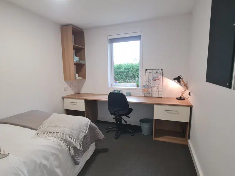 First Floor Five Bed Cluster photo 3