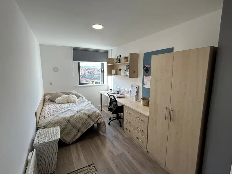Ensuite Silver photo 1