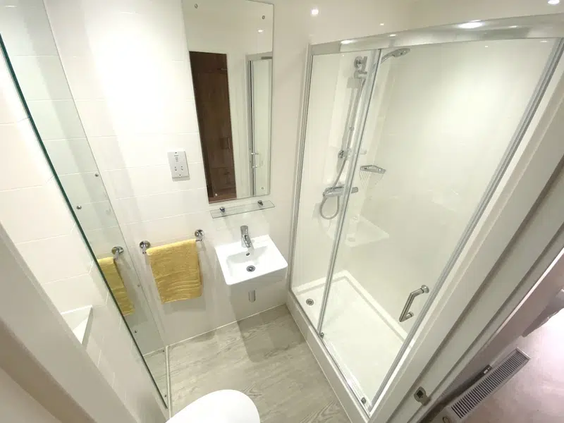 Ensuite Silver photo 4