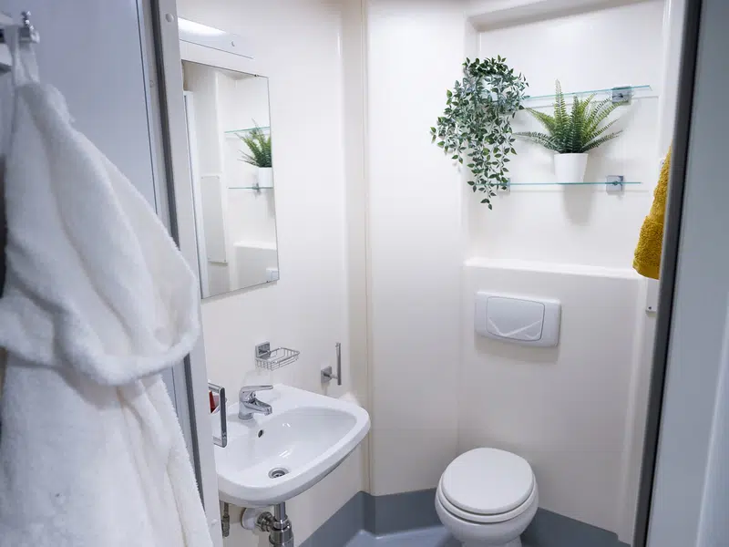 Ensuite Silver - City View photo 4
