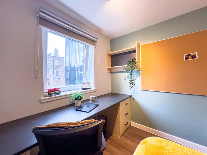 Ensuite Silver - City View photo 3