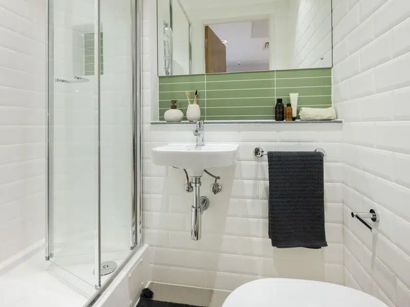 Ensuite with Balcony photo 4