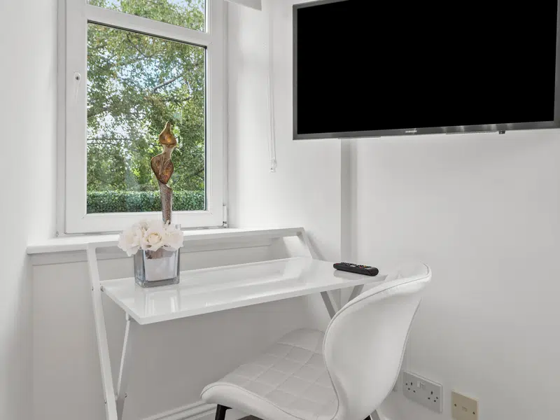 Room 3 - Extra Large En Suite First Floor Room photo 5