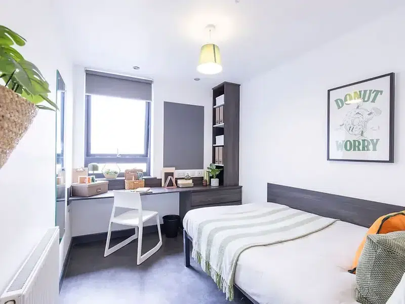 4 Bed En-suite photo 1