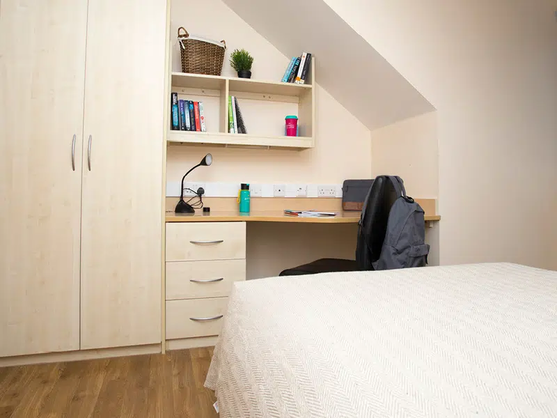Gold 5 Bed Ensuite photo 1