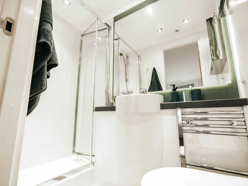Gold En suite photo 3