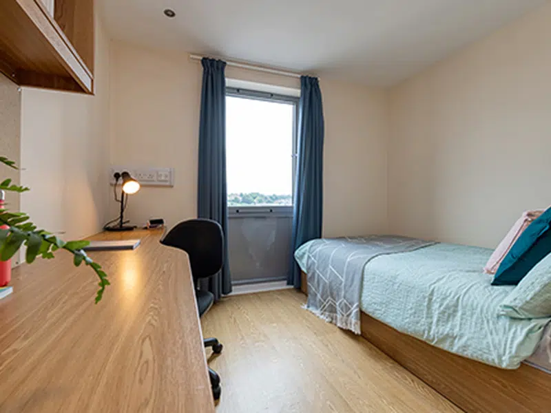 Gold En suite photo 1