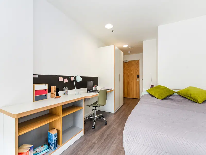 Ensuite Silver photo 1