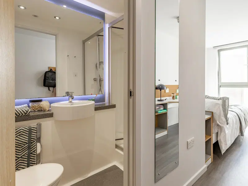 Gold Ensuite photo 6