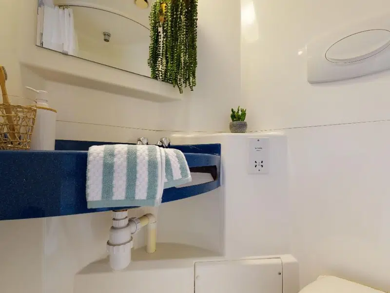 Silver En Suite photo 6