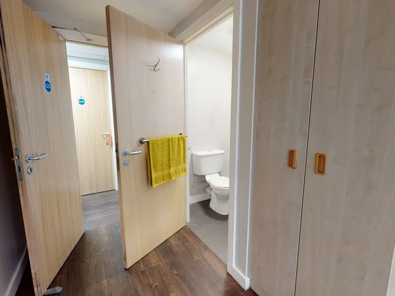Gold En Suite photo 3