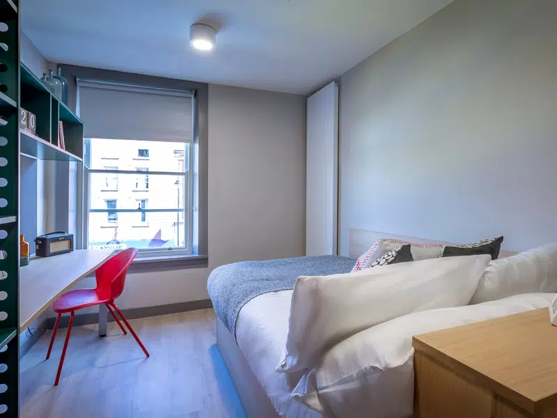 SILVER EN-SUITE photo 2