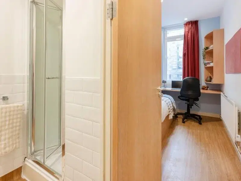 4 Bed Classic En-suite photo 2