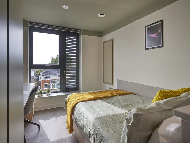 Large Classic En-Suite photo 1