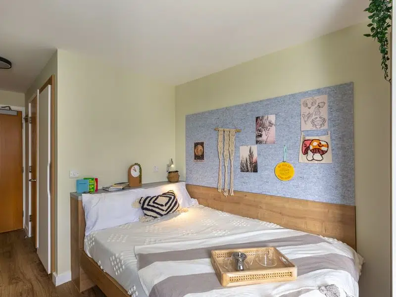 Large En-Suite photo 1