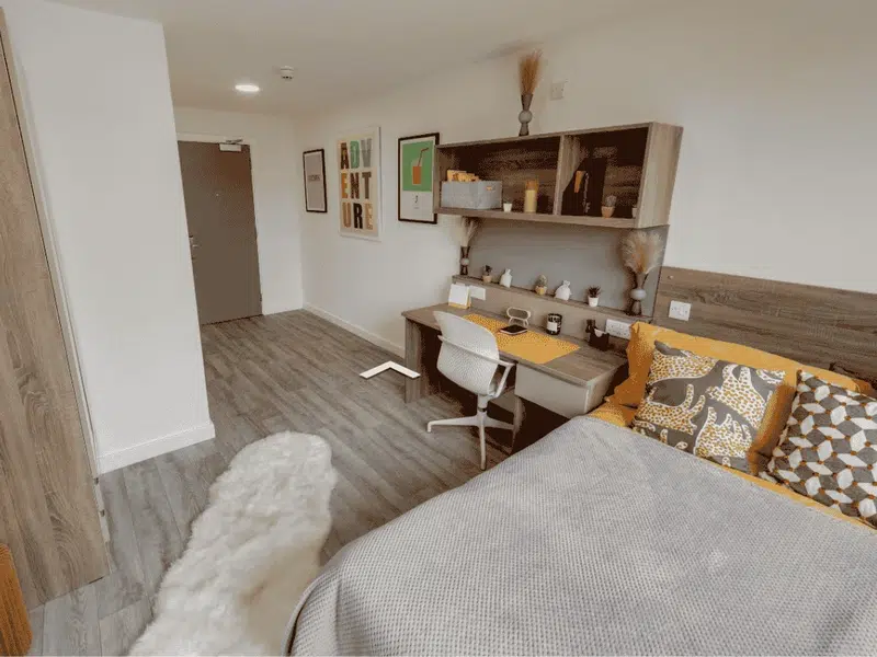 Large Ensuite Room photo 1