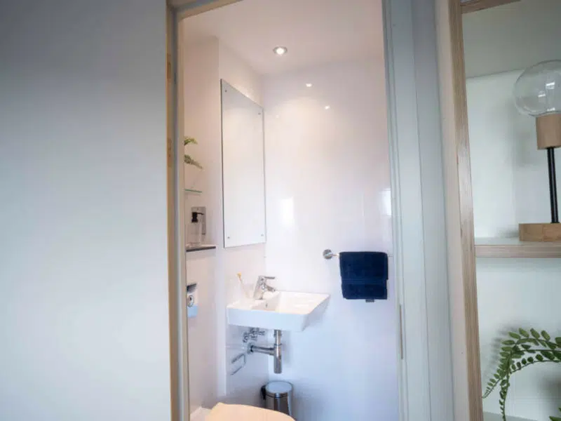 Large Platinum En-Suite photo 3