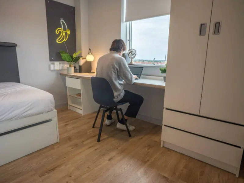 Large Platinum En-Suite photo 2