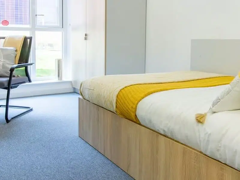 Large Premium En-suite photo 1