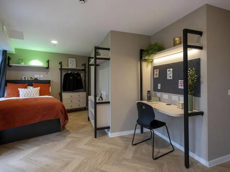 Platinum Ensuite photo 2