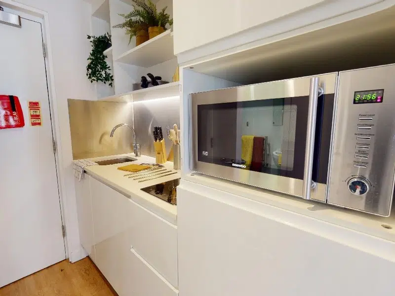 Gold Studio Premium photo 2