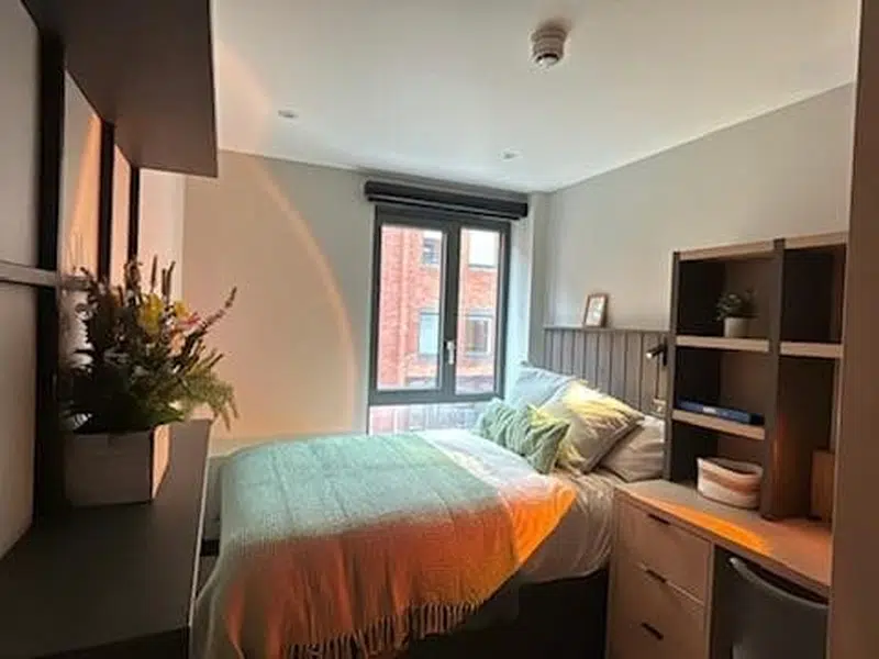 Modern Classic Ensuite photo 3