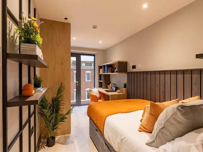 Modern Standard Ensuite photo 1