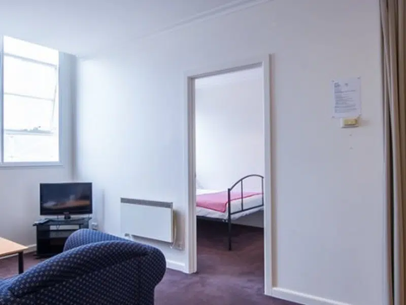 1 Bedroom Apartment Twin Share photo 3