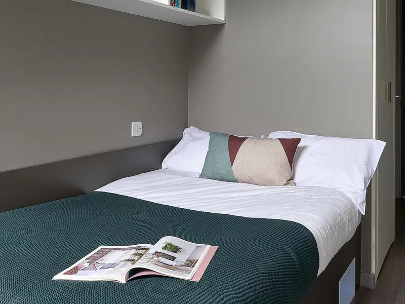 Penthouse En-suite photo 3