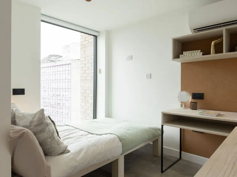 Penthouse En-suite photo 2