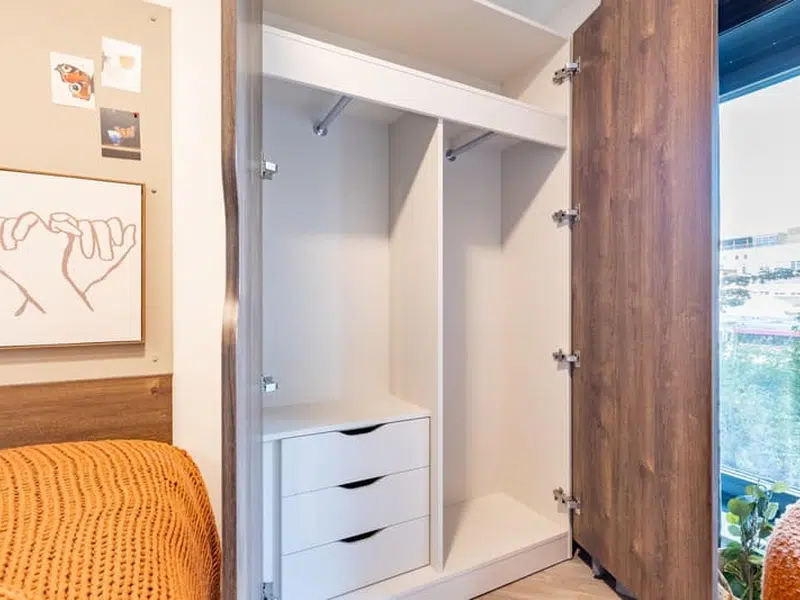 Penthouse Ensuite photo 4
