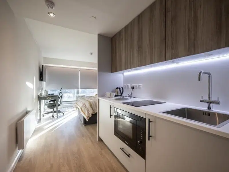 Platinum Studio City View photo 2