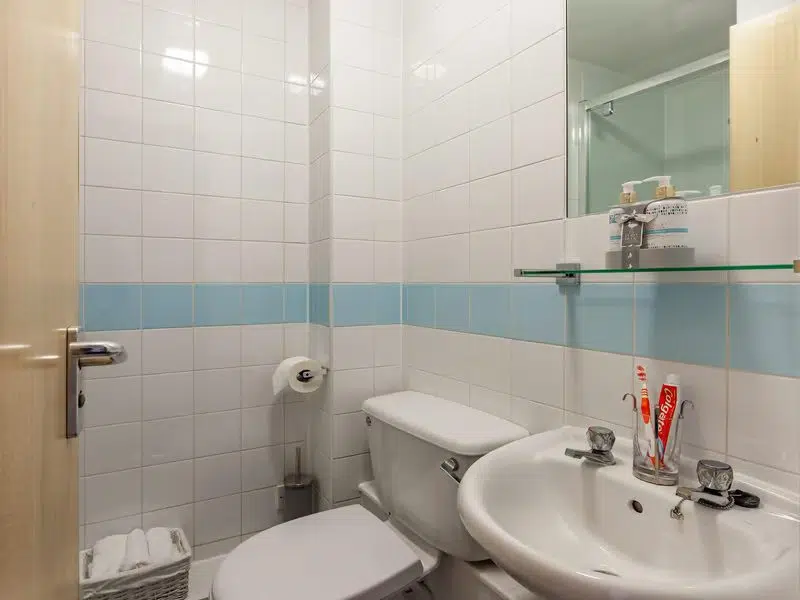 Platinum En-suite photo 6