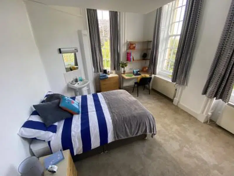 Deluxe Bedroom photo 1