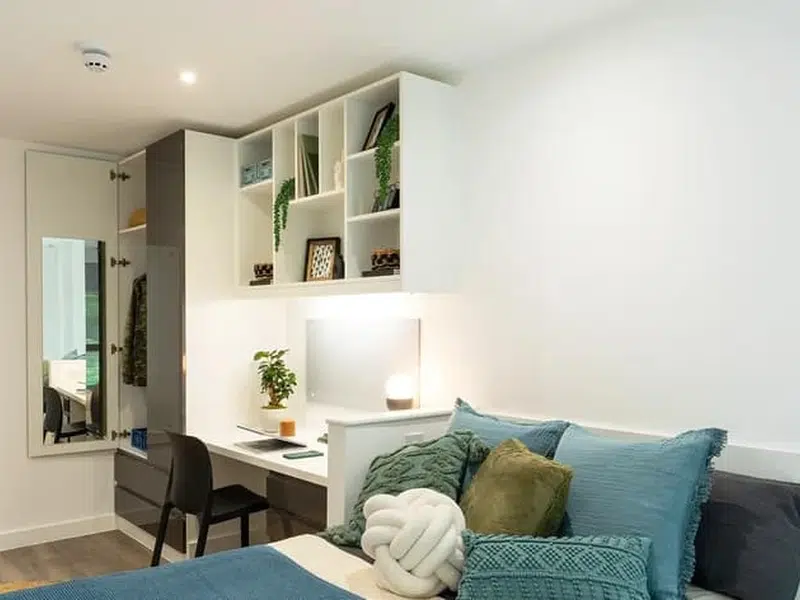Elite En-suite photo 1