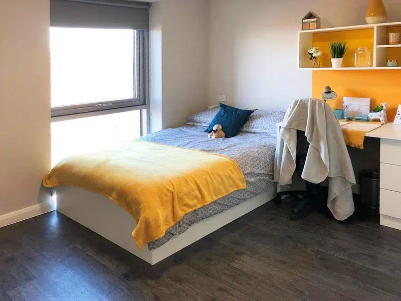 Premier En-suite With Accessible Bathroom photo 1