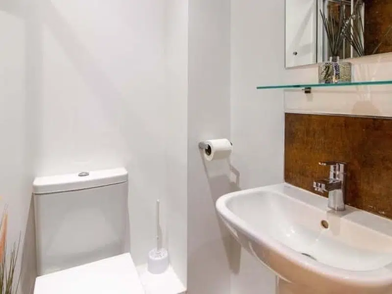 Premium Ensuite photo 5