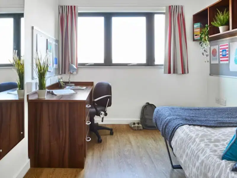 Standard Plus Ensuite photo 1