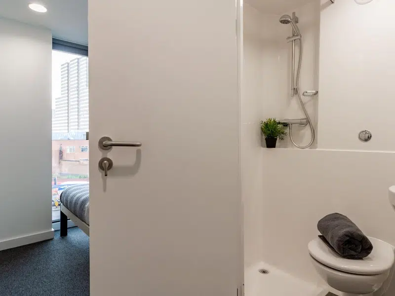 Premium 4 Bed Ensuite photo 4