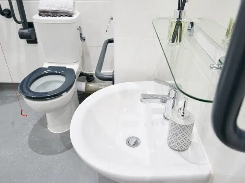 Premium Accessible Studio - Wet Room photo 6
