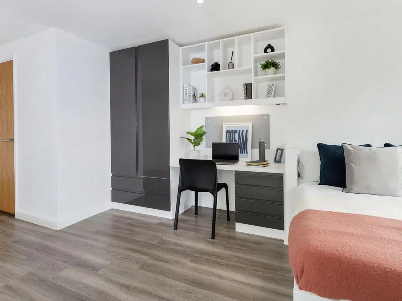 Elite En-suite photo 1