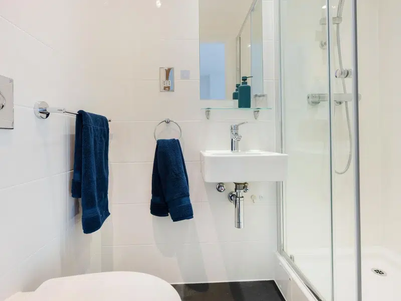 Elite En-suite photo 5